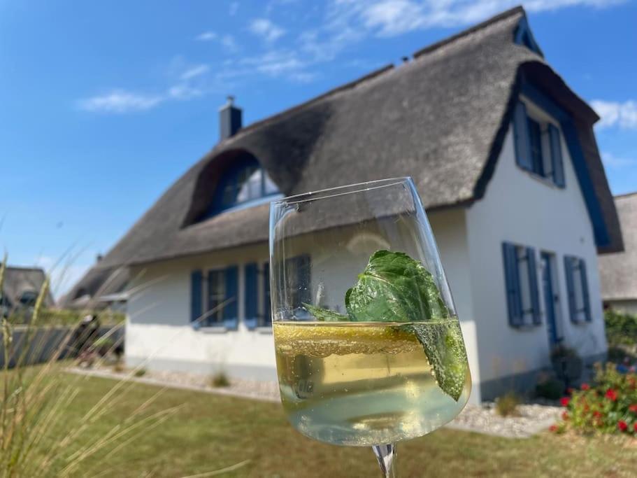 Reetdachhaus Seasons Mit Kamin & Sauna Groß Schwansee Εξωτερικό φωτογραφία